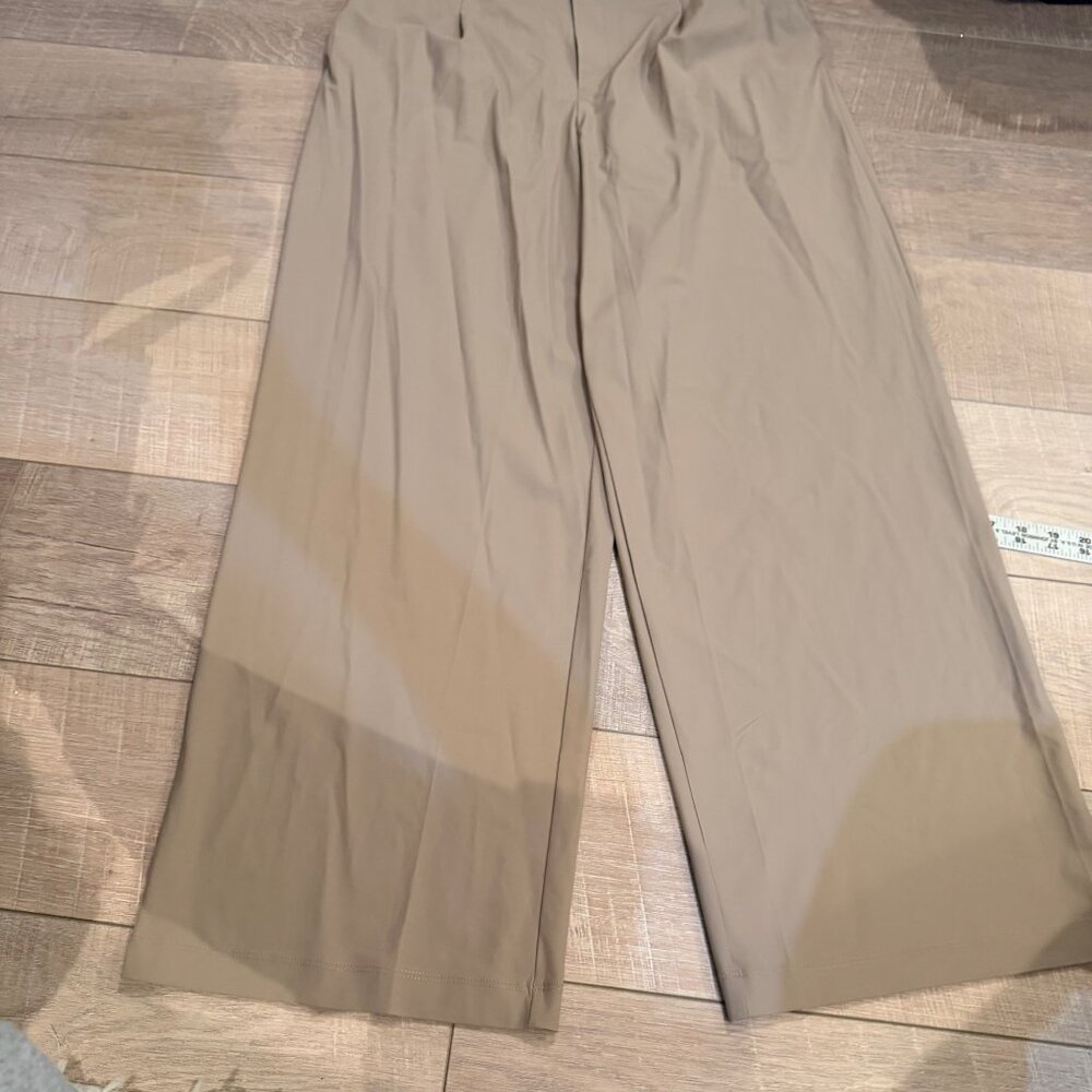 Old Navy Womens SleekTech Go-Dry High-Rise Pants L Beige Lightweight